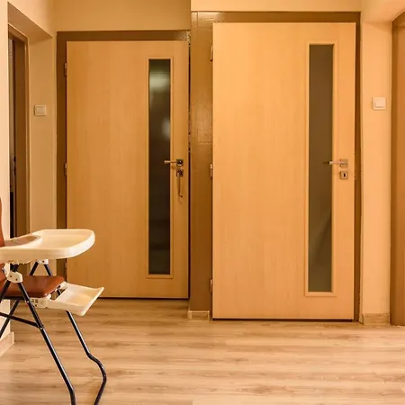 Elegant 2 Bešeňová